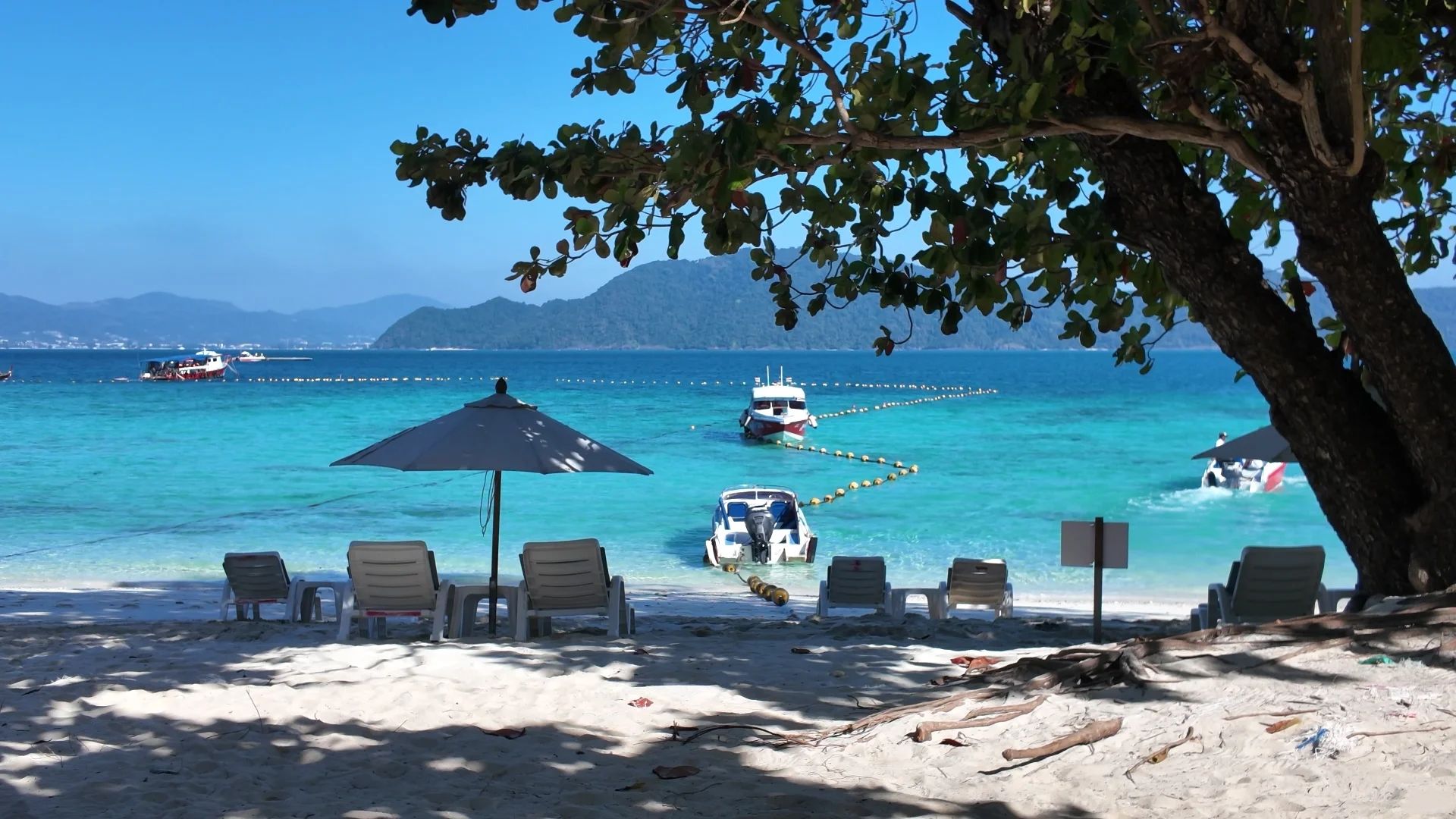 A quiet Gulf beach and a resort or villa on Koh Samui. The fit for a honeymoon or a spa stay when your dates suit the Gulf, not a party week