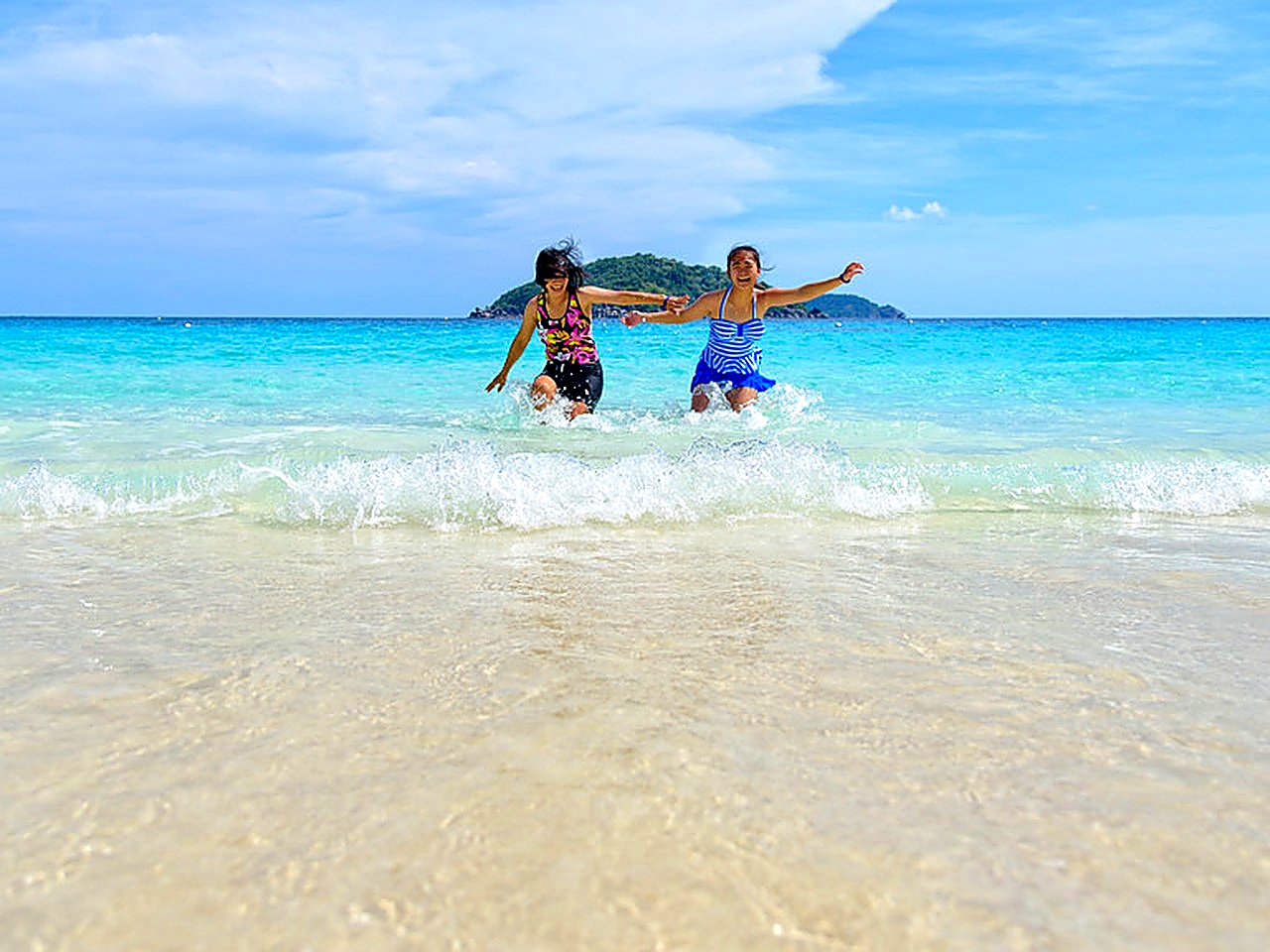 Clear water, soft crowds — why the Gulf still works in September