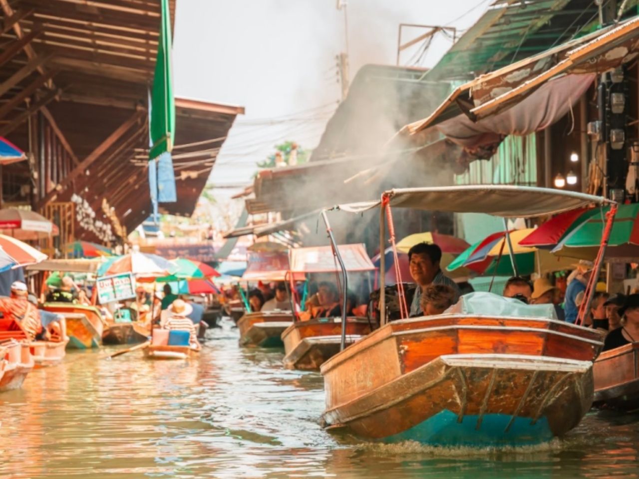 Damnoen Saduak Floating Market
