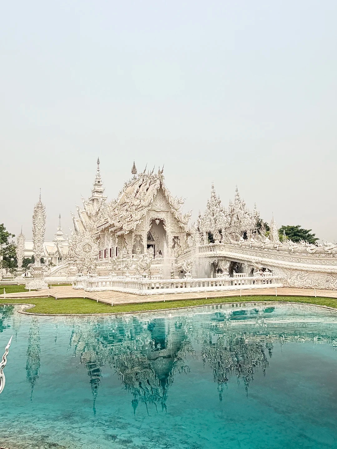 Wat Rong Khun 1